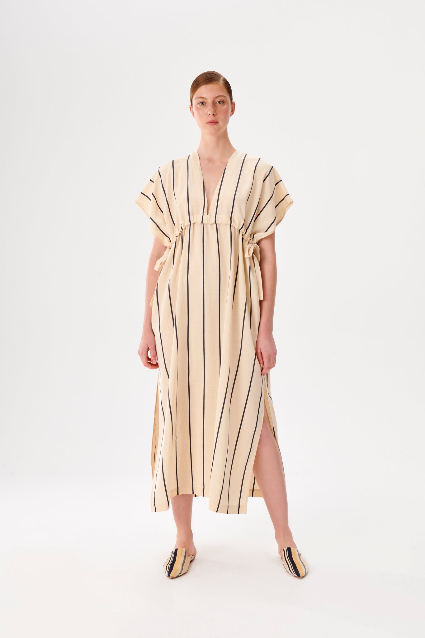 Krem-Lacivert Çizgili Maxi Kimono Elbise